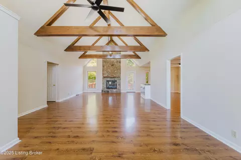 494 Mapleview Dr, Mount Washington, KY 40047 photo 5