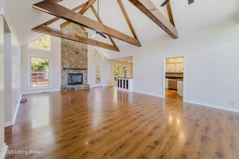 494 Mapleview Dr, Mount Washington, KY 40047 photo 3