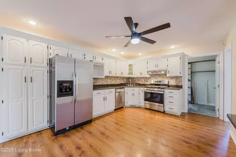 494 Mapleview Dr, Mount Washington, KY 40047 photo 14