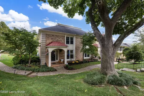 5730 Coach Gate Wynde, Louisville, KY 40207
