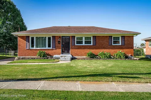 5202 Monaco Dr, Louisville, KY 40219