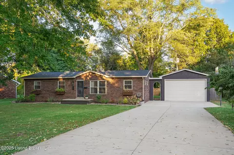 105 Anchor Ave, La Grange, KY 40031