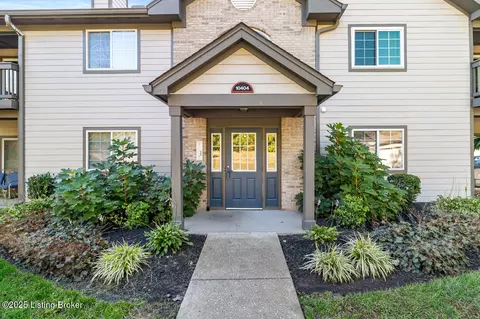 10404 Southern Meadows Dr #202, Louisville, KY 40241