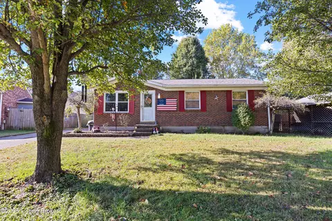 4704 John Law Ct, Louisville, KY 40272