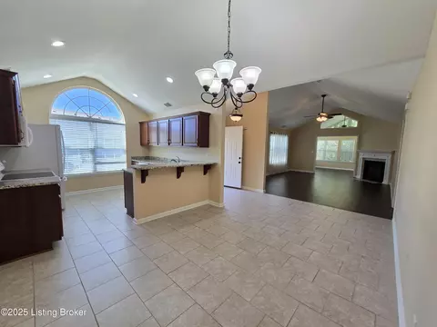 10627 Glenmary Springs Dr, Louisville, KY 40291