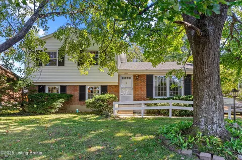 6905 S Watterson Trl, Louisville, KY 40291