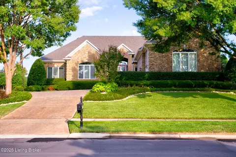 15228 Champion Lakes Pl, Louisville, KY 40245