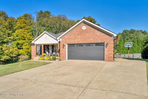 Exterior - 1054 Brookstone Ct, Georgetown, IN 47122 photo 6 of 10
