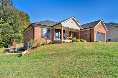Exterior - 1054 Brookstone Ct, Georgetown, IN 47122 photo 8 of 10