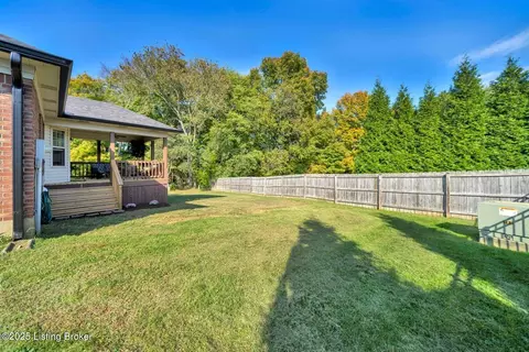 Exterior - 1054 Brookstone Ct, Georgetown, IN 47122 photo 5 of 10