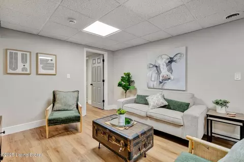 Living - 1054 Brookstone Ct, Georgetown, IN 47122 photo 5 of 5