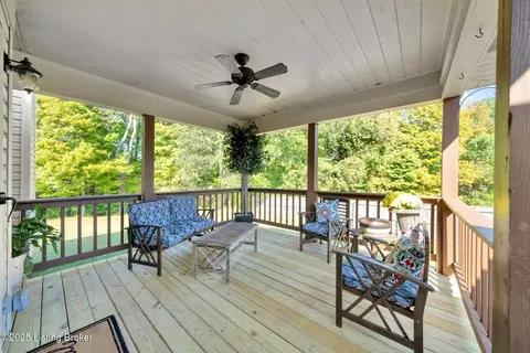 Exterior - 1054 Brookstone Ct, Georgetown, IN 47122 photo 2 of 10