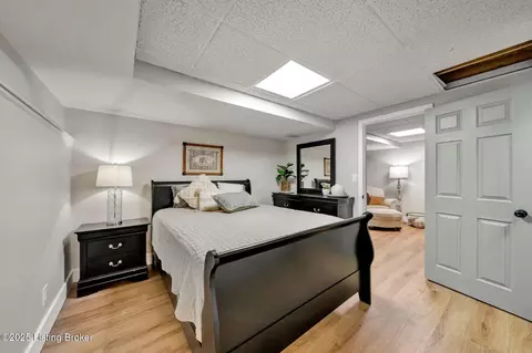 Bedroom - 1054 Brookstone Ct, Georgetown, IN 47122 photo 5 of 12
