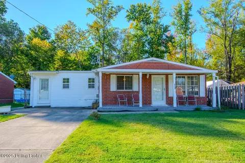 8722 James R Rd, Fairdale, KY 40118
