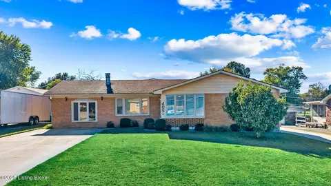 405 Riverview Ln, Shepherdsville, KY 40165