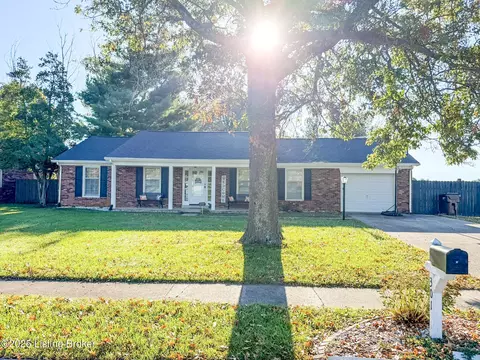 301 Foxtail Rd, Versailles, KY 40383