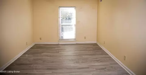 Bedroom - 1119 La Fontenay Ct, Louisville, KY 40223 photo 1 of 5