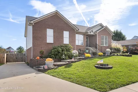 504 Matterhorn Dr, Shelbyville, KY 40065