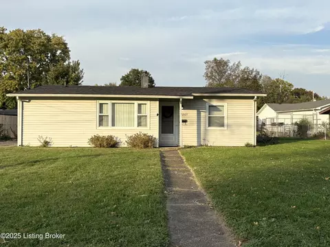 6005 Middleground Dr, Louisville, KY 40272