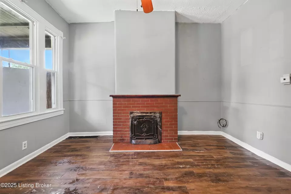 Living - 739 Heywood Ave, Louisville, KY 40208 photo 1 of 4