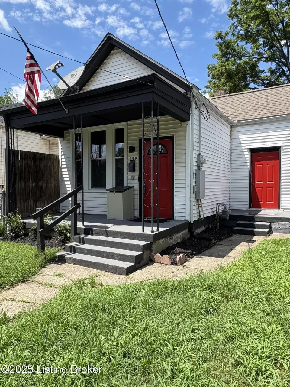 Exterior - 739 Heywood Ave, Louisville, KY 40208 photo 3 of 5