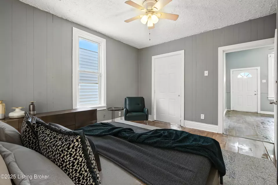 Bedroom - 739 Heywood Ave, Louisville, KY 40208 photo 4 of 6