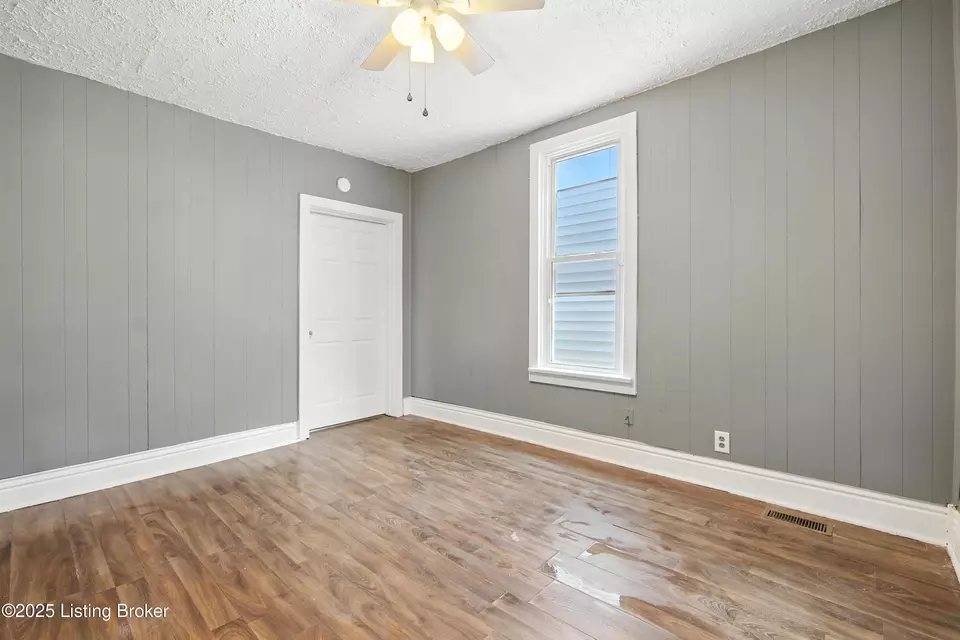 Bedroom - 739 Heywood Ave, Louisville, KY 40208 photo 5 of 6