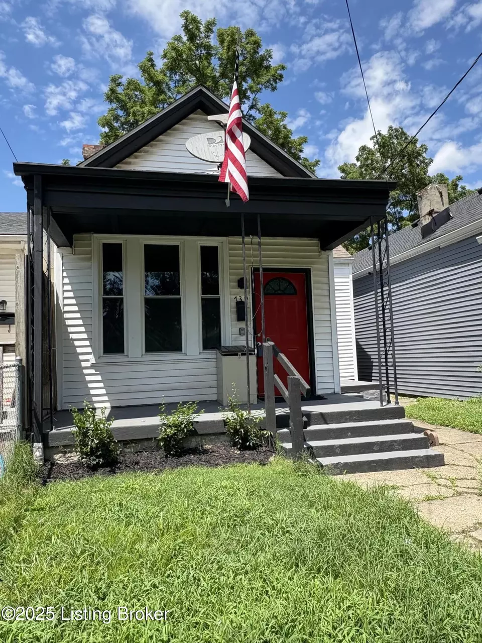 Exterior - 739 Heywood Ave, Louisville, KY 40208 photo 2 of 5