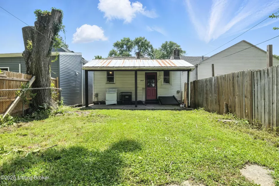 Exterior - 739 Heywood Ave, Louisville, KY 40208 photo 5 of 5