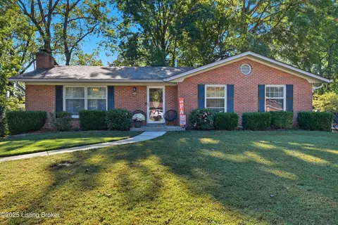 3804 Goldstein Ln, Louisville, KY 40272
