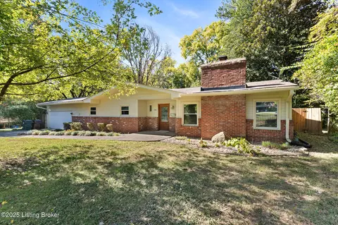 5808 Bonfire Dr, Louisville, KY 40207