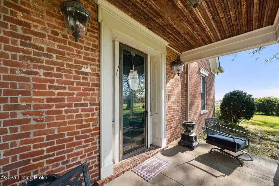 Exterior - 9717 Eminence Pike, Shelbyville, KY 40065 photo 8 of 10