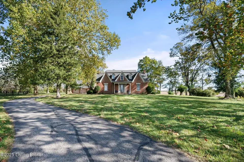 Exterior - 9717 Eminence Pike, Shelbyville, KY 40065 photo 2 of 10
