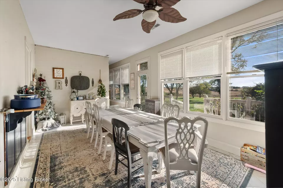 Dining - 9717 Eminence Pike, Shelbyville, KY 40065 photo 3 of 5