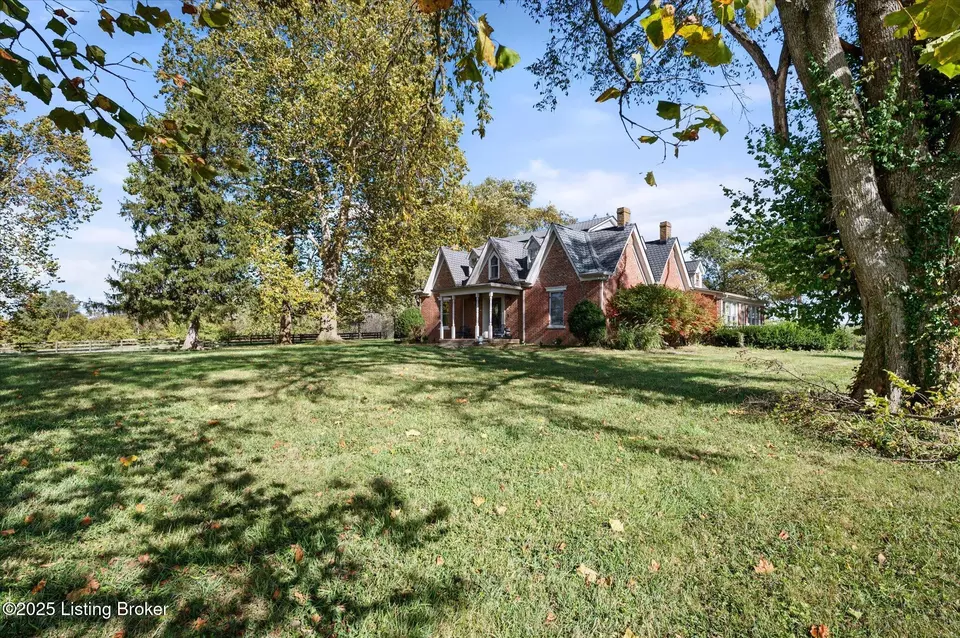 Exterior - 9717 Eminence Pike, Shelbyville, KY 40065 photo 9 of 10