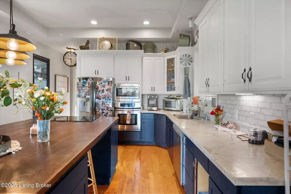 Kitchen - 9717 Eminence Pike, Shelbyville, KY 40065 photo 6 of 8