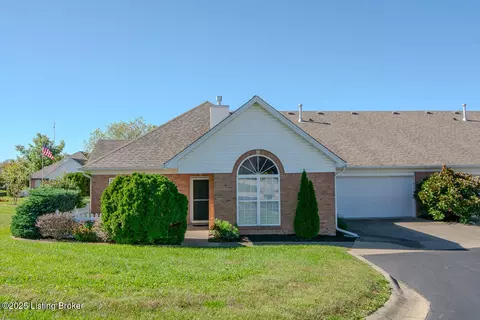 2102 Sugarmaple Dr, La Grange, KY 40031