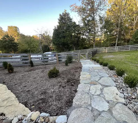 Exterior - 442 Oakwood Cir, Pendleton, KY 40055 photo 17 of 19