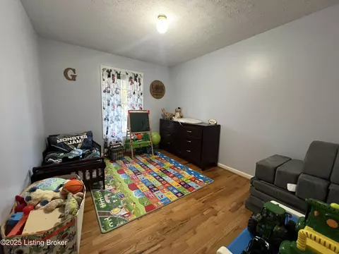 Bedroom - 442 Oakwood Cir, Pendleton, KY 40055 photo 5 of 6