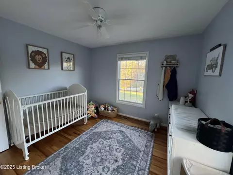 Bedroom - 442 Oakwood Cir, Pendleton, KY 40055 photo 4 of 6