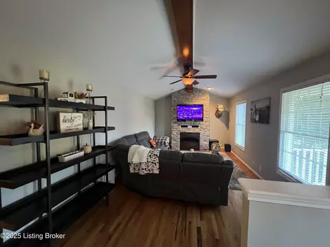 Living - 442 Oakwood Cir, Pendleton, KY 40055 photo 1 of 4