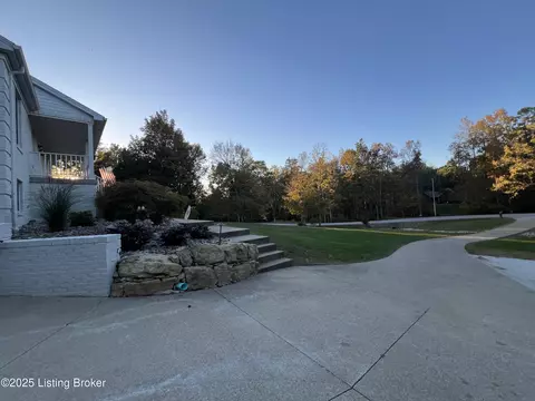 Exterior - 442 Oakwood Cir, Pendleton, KY 40055 photo 8 of 19