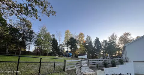 Exterior - 442 Oakwood Cir, Pendleton, KY 40055 photo 9 of 19
