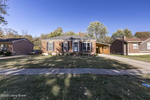 215 Glissade Dr, Fairdale, KY 40118