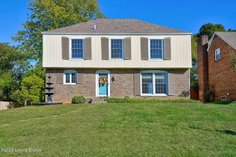 8203 Huntsman Trl, Louisville, KY 40291