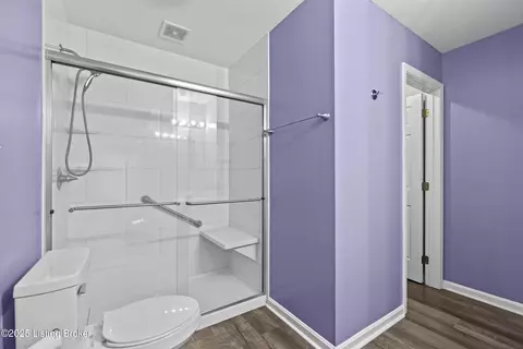 Bath - 108 E Aulbern Dr, Mount Washington, KY 40047 photo 1 of 1