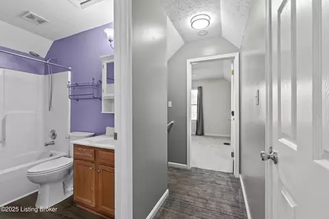 Entry Way - 108 E Aulbern Dr, Mount Washington, KY 40047 photo 1 of 3