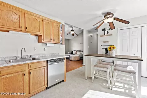 290 E Aulbern Dr, Mount Washington, KY 40047 photo 13