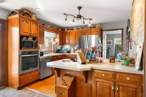 Kitchen - 63 Fox Run Rd, Pendleton, KY 40055 photo 3 of 4