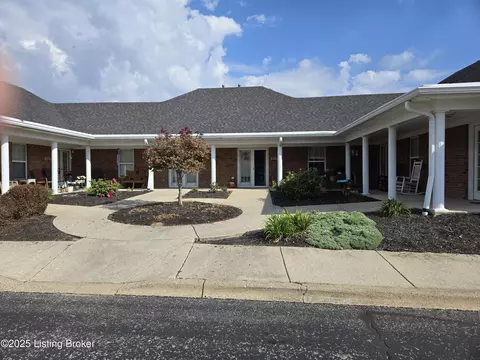 8118 Arthur Goins Blvd, Louisville, KY 40228